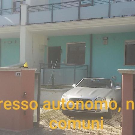 Апартаменти Bnb Del Nilo Монтезільвано Екстер'єр фото